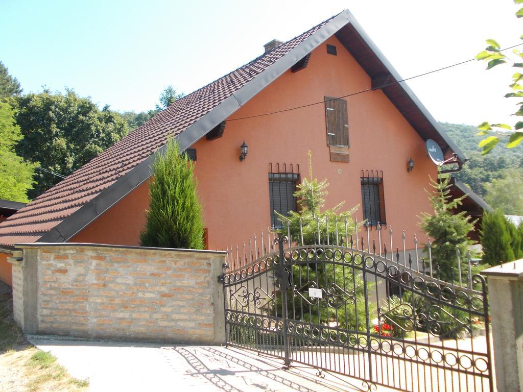 Bed and Breakfast Kuca Za Odmor "Karalic" Ležimir Zewnętrze zdjęcie