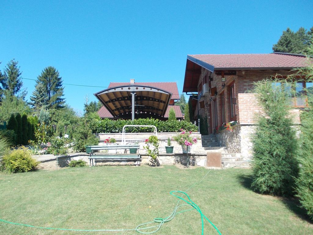 Bed and Breakfast Kuca Za Odmor "Karalic" Ležimir Zewnętrze zdjęcie