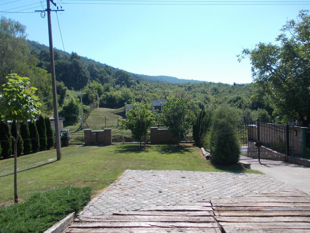 Bed and Breakfast Kuca Za Odmor "Karalic" Ležimir Zewnętrze zdjęcie